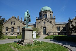 Observatoire d'Østervold et statue.jpg