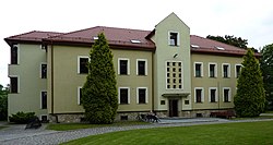 Museu dos prisioneiros de guerra em Łambinowice, dedicado aos prisioneiros de guerra alemães e aliados [1]