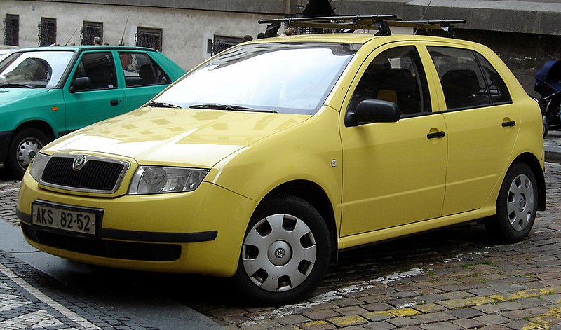 File:Škoda Fabia Yellow.jpg