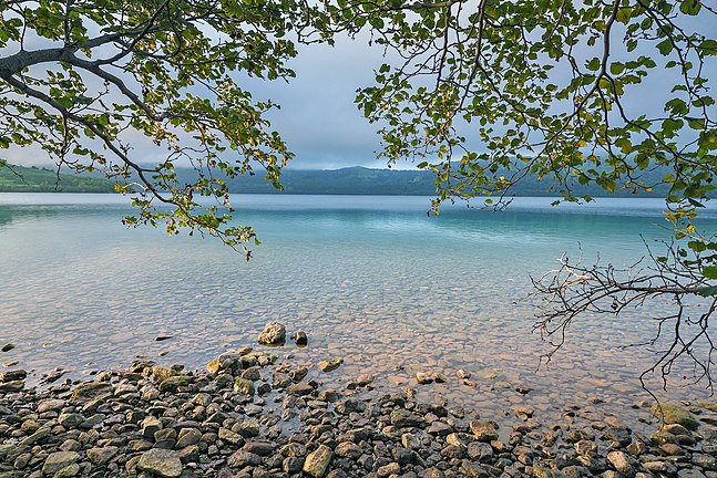 Hot lake. Вода озеро. Горячее озеро. У озера. Край озер.