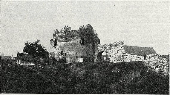 Развалины замка крестоносцев. (Со снимка 1910 г.).