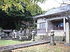 大安寺境内（左の祠に逆修塔）