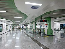 File:梓潼宫站-站厅_2024-06-04.jpg