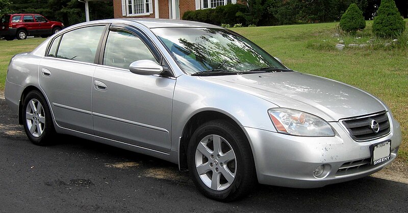 File:02-04 Nissan Altima 2.5S.jpg