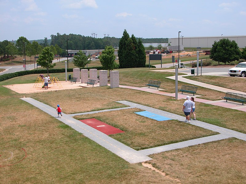 File:2005-07-04 Playground takeoff at RDU.jpg