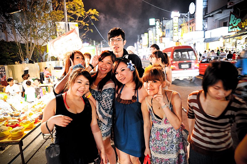 File:2010-04-04 young people at Kenting Night Market.jpg