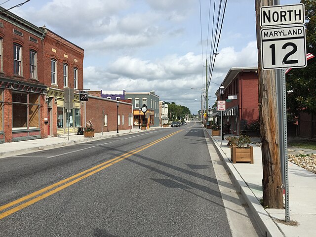 View north along MD 12 at US 113 Bus. in Snow Hill