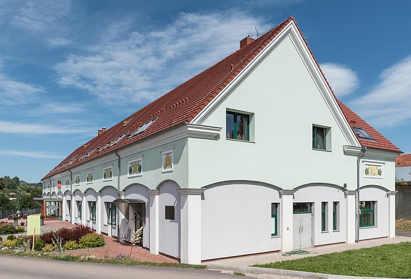 File:2017 Hotel Jedlinka w Jedlinie-Zdroju 1.jpg