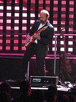 Daryl Stuermer playing the guitar solo in Firth of Fifth live with Genesis in 2007