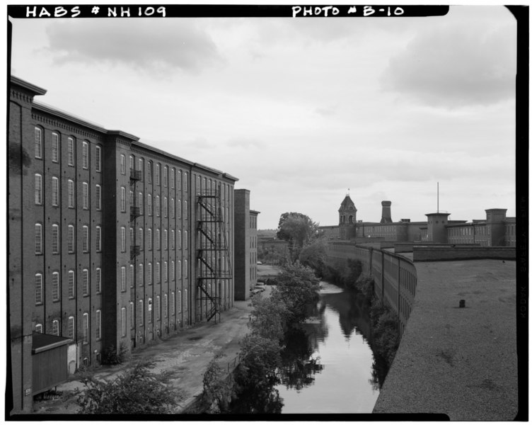 File:AERIAL PHOTO -23- LOOKING WEST ACROSS NORTH END OF AMOSKEAG AND SOUTH END OF STARK MILL AREAS - Amoskeag Millyard, Canal Street, Manchester, Hillsborough County, NH HABS NH,6-MANCH,2-23.tif