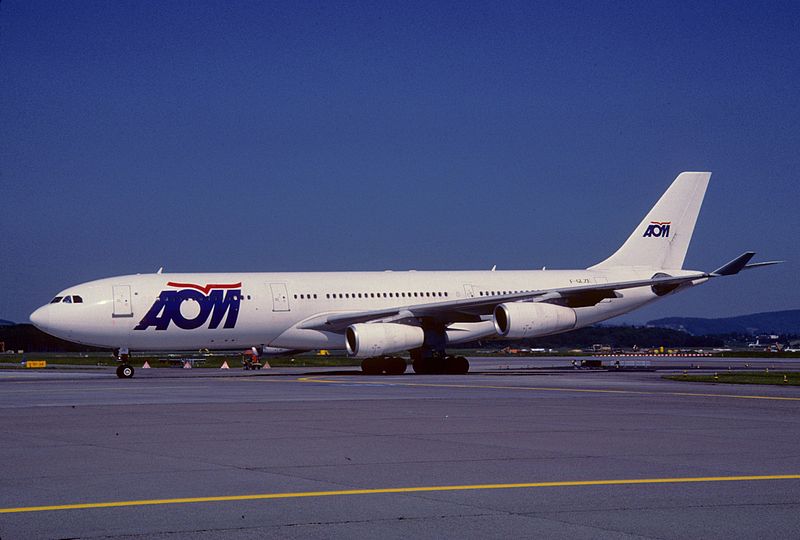 File:AOM French Airlines Airbus A340-211; F-GLZE, May 2000 DBN (5027536267).jpg