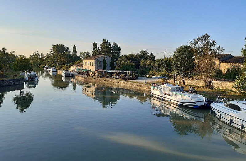 File:AP - Canal du Midi - Bram août 2021 (2).jpg