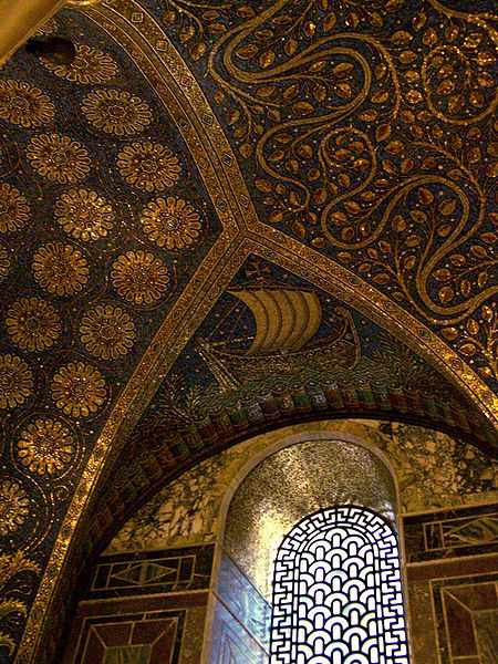 File:Aachen Cathedral Octagon1.jpg