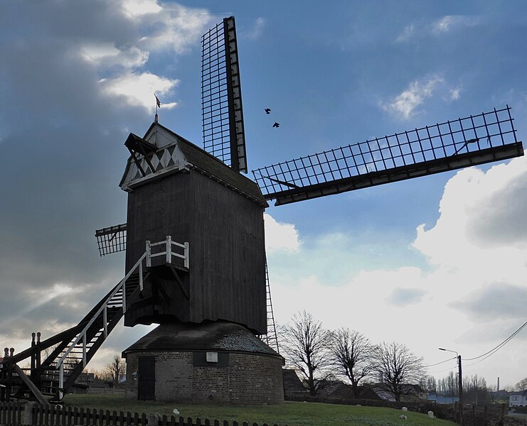 File:Aalbeke, le Hoogmolen.jpg