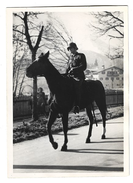 File:Adolf Hofmann on a Horse.jpg