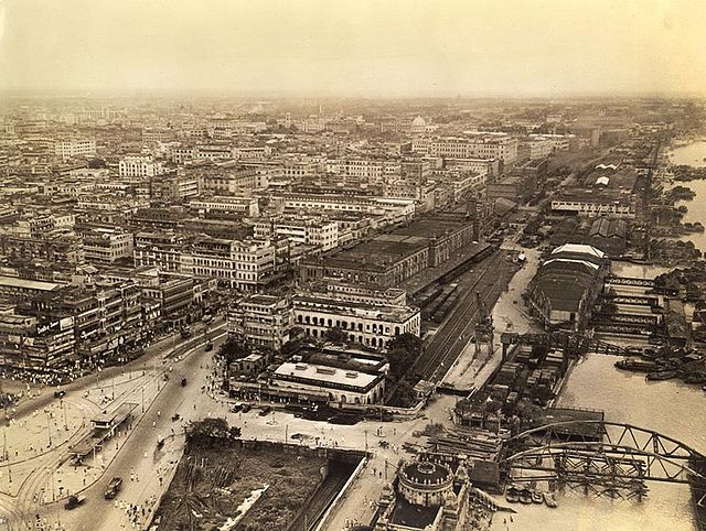 An aerial photo by Clyde Waddell of downtown Calcutta in 1945