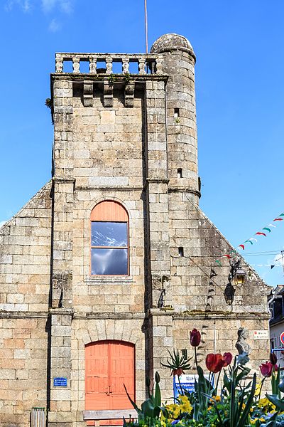 File:Ancienne église Saint-Jacques Belle-Isle-en-Terre.jpg