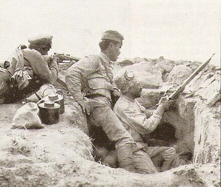 Armenian defenders during the Battle of Baku. Armenian troops in a trench (Battle of Baku).jpg