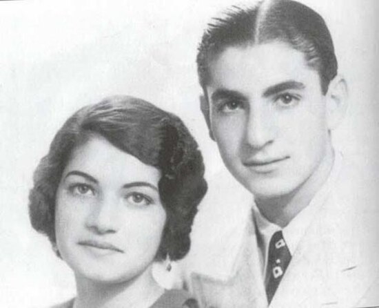 Young Shah With his twin sister, Ashraf, in the 1940s