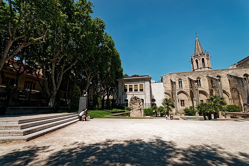 File:Avignon - Square Agricol Perdiguier - Panorama View on Cours Jean Jaurès, Cloister & Temple Saint-Martial (Église Réformée) 05.jpg