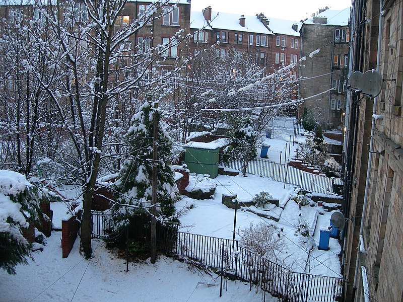 File:Backcourts In The Snow - panoramio (2).jpg