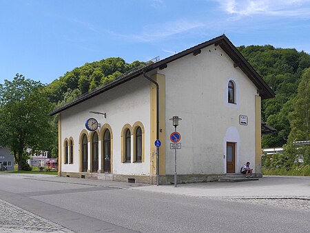 Bahnhof Peißenberg Empfangsgebäude Straßenseite