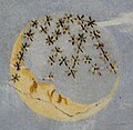 Querhausfresko links: „Meersburg“, Detail: Mond mit Sternen als Marien-Monogramm (entsprechend dem in einem Spruchband auf dem Fresko erkennbaren Spruch „Schön wie der Mond“ aus dem Hohelied 6,9)