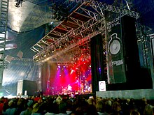 Band of Horses performing on the Arena Stage in 2008 Band of Horses @ Roskilde Festival 2008 (2652976065).jpg