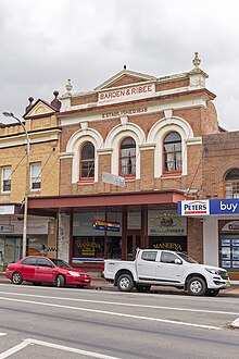 Sattlerhaus Barden und Ribee in der High Street in Maitland.jpg