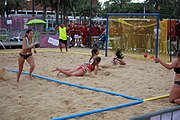 Deutsch: Beachhandball bei den Olympischen Jugendspielen 2018; Tag 5, 10. November 2018; Mädchen, Hauptrunde - Ungarn-Paraguay 2:0 English: Beach handball at the 2018 Summer Youth Olympics at 11 October 2018 – Girls Main Round – Hungary-Paraguay 2:0