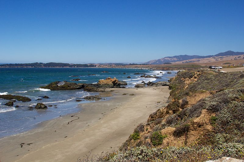 File:Beach off Highway 1, California 2.jpg