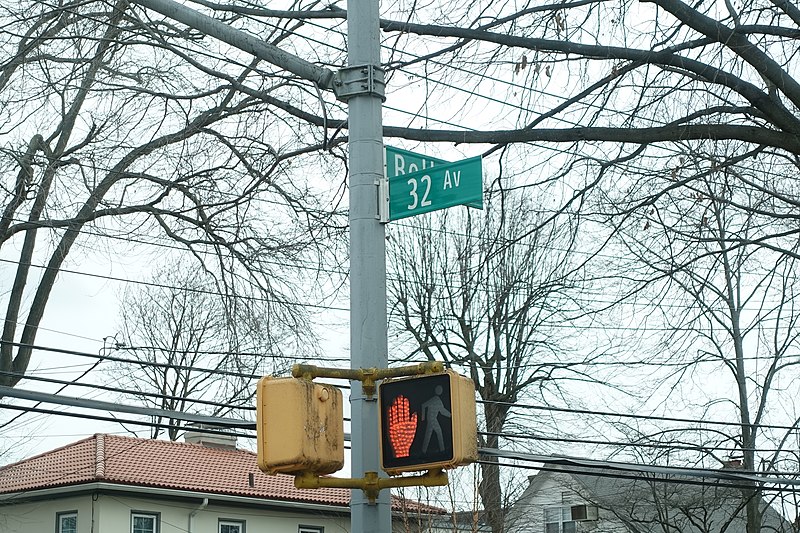 File:Bell Bl 32nd Av td (2022-02-16) 03.jpg