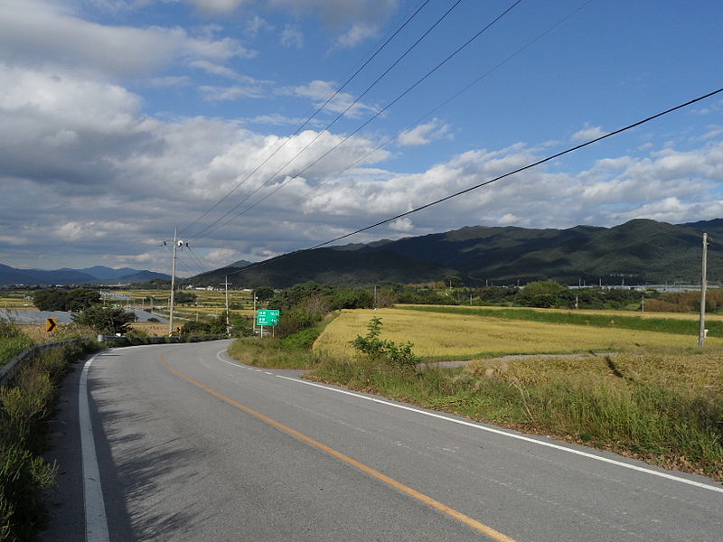 File:Biking through Namwon - September 2010 (43).jpg