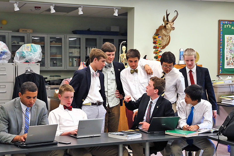 File:Biology Classroom Christ School.jpg