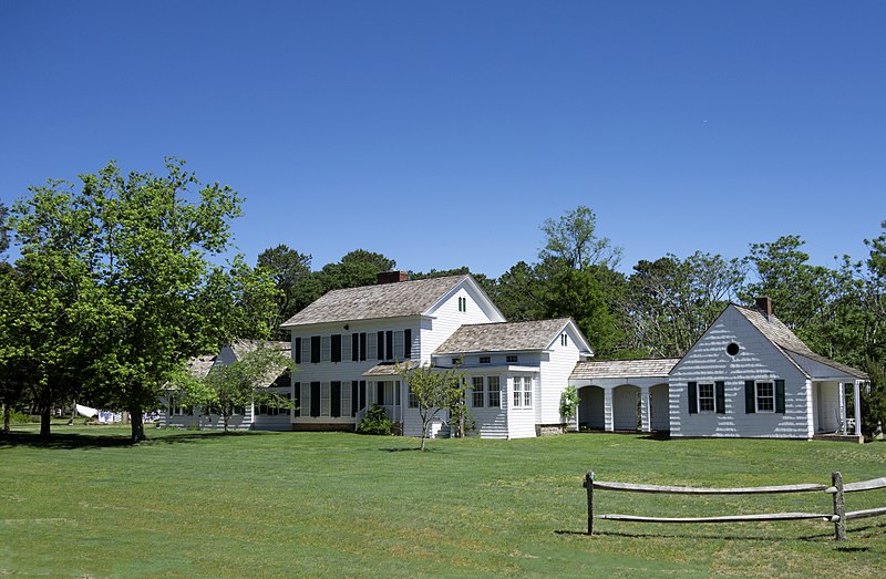 File:Black Duck Lodge Hubbard Park (14292616845).jpg