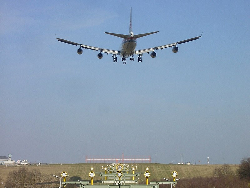 File:Boeing 747-4R7F-SCD, Cargolux AN0541588.jpg