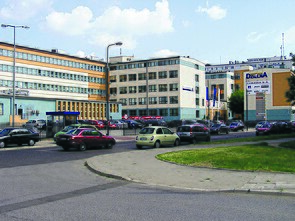 Former campus (pre-2019) BudynekWSTI.jpg