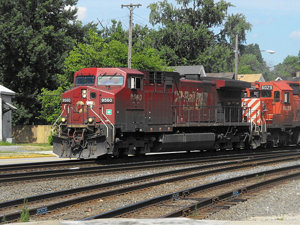 CP AC4400CW #9560 and CP SD40-2 #6029 head west towards the NS Elkhart Yard, 2009