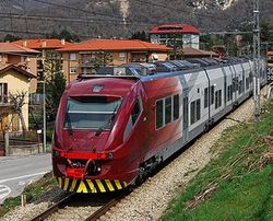 「マルペンサ・エクスプレス」2代目車両のETR245系電車