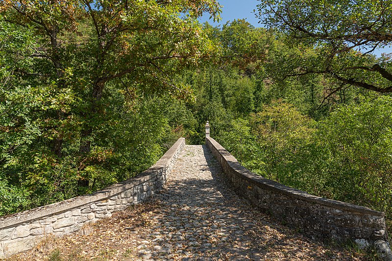 File:Ca' di Gnano bridge - Villa Minozzo, Reggio Emilia, Italy - September 5, 2021 02.jpg