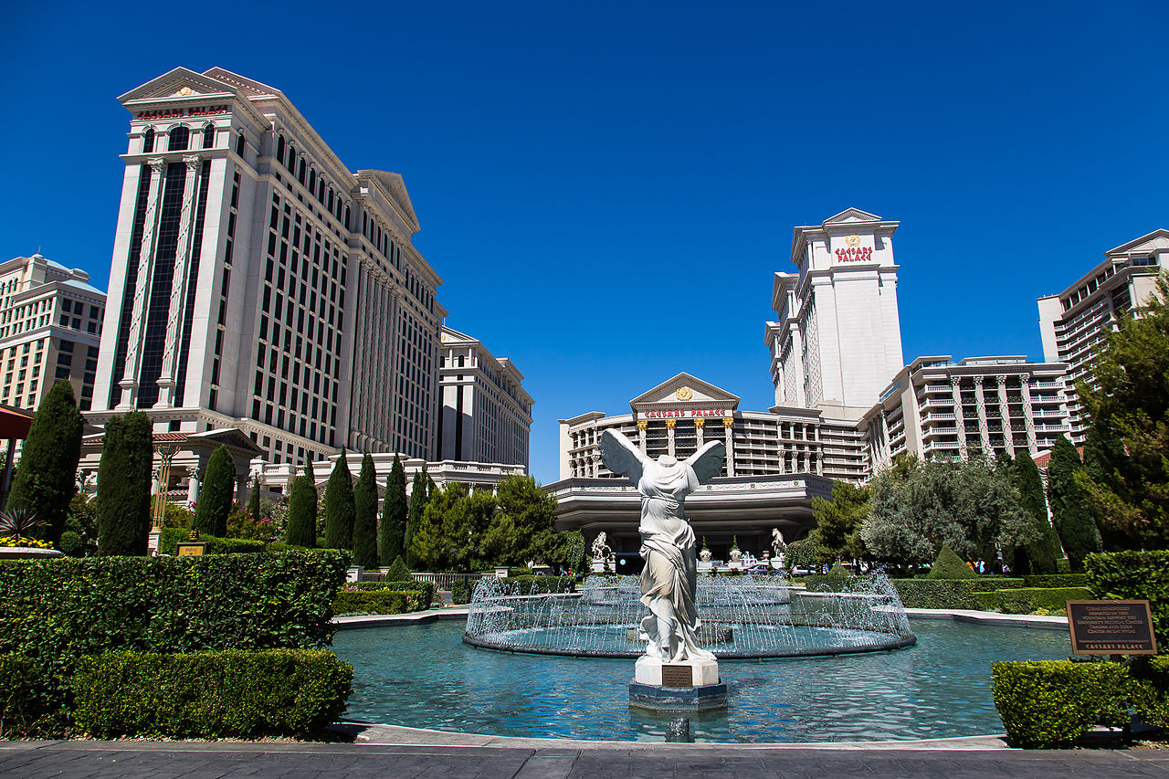 File:Fountain of the Gods, Caesars Palace (Las Vegas) (1).jpg - Wikimedia  Commons