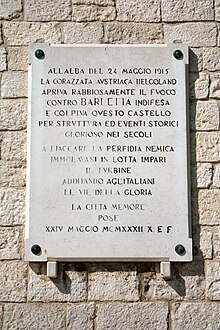 Marble plaque placed on the ravelin, commemorating the Austrian attack during World War I. Castello di Barletta - Lapide marmorea sul rivellino.jpg