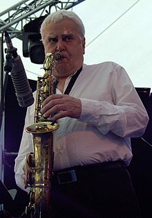 Mariano at a 2003 concert