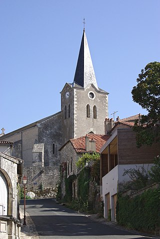 <span class="mw-page-title-main">Charroux, Vienne</span> Commune in Nouvelle-Aquitaine, France