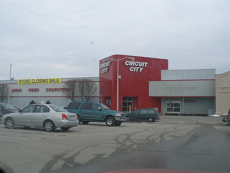 File:Circuit City Warwick, RI (6935751145).jpg