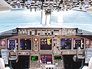 Continental Airlines Boeing 767-424ER flight deck LCDs.jpg