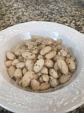Thumbnail for File:Cooked sorana beans with olive oil and pepper 2.jpg