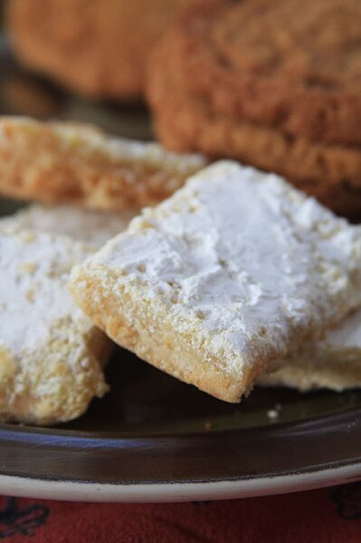 File:Cookies and Lemon Bars on dark plate.jpg