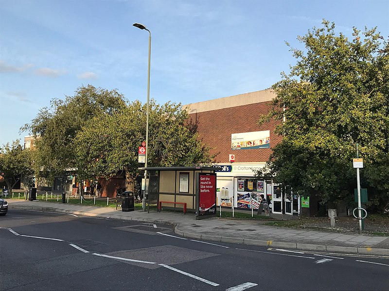 File:Crofton Lane shops.jpg