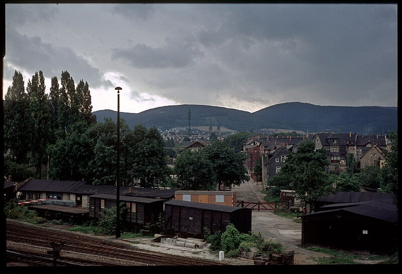 File:DDR 1980-09. Stadt Saalfeld, DDR (9356253761).jpg